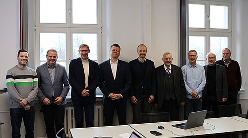 Group photo of the professors, cooperation partners and international guests