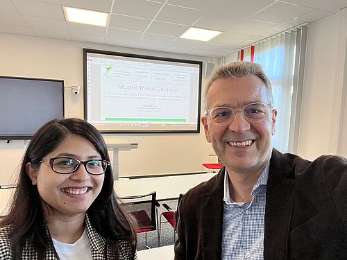 A selfie, on the left the successful defender of her master thesis, Ms. Mahmood, on the right you can see her supervising professor Dr. Arnaout
