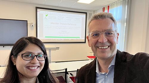 A selfie, on the left the successful defender of her master thesis, Ms. Mahmood, on the right you can see her supervising professor Dr. Arnaout